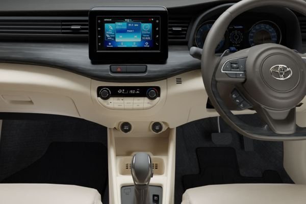 Toyota Rumion interior